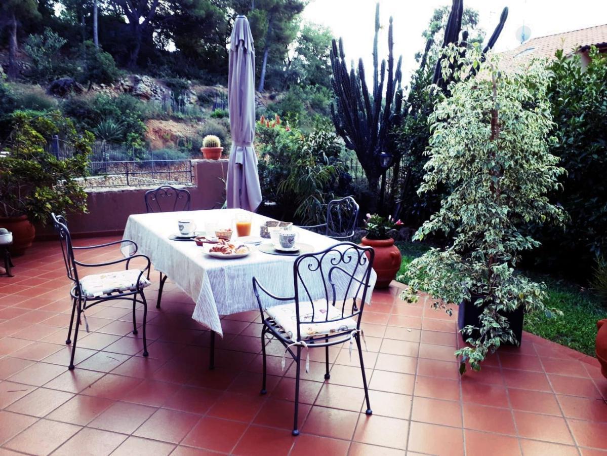 Mirbea Bed & Breakfast Cisano sul Neva Exterior photo